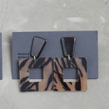 MICALLE MICALLE(ミカーレミカーレ)2カラー アクリルスクエアピアス - AVANTI&JOLIJOLI