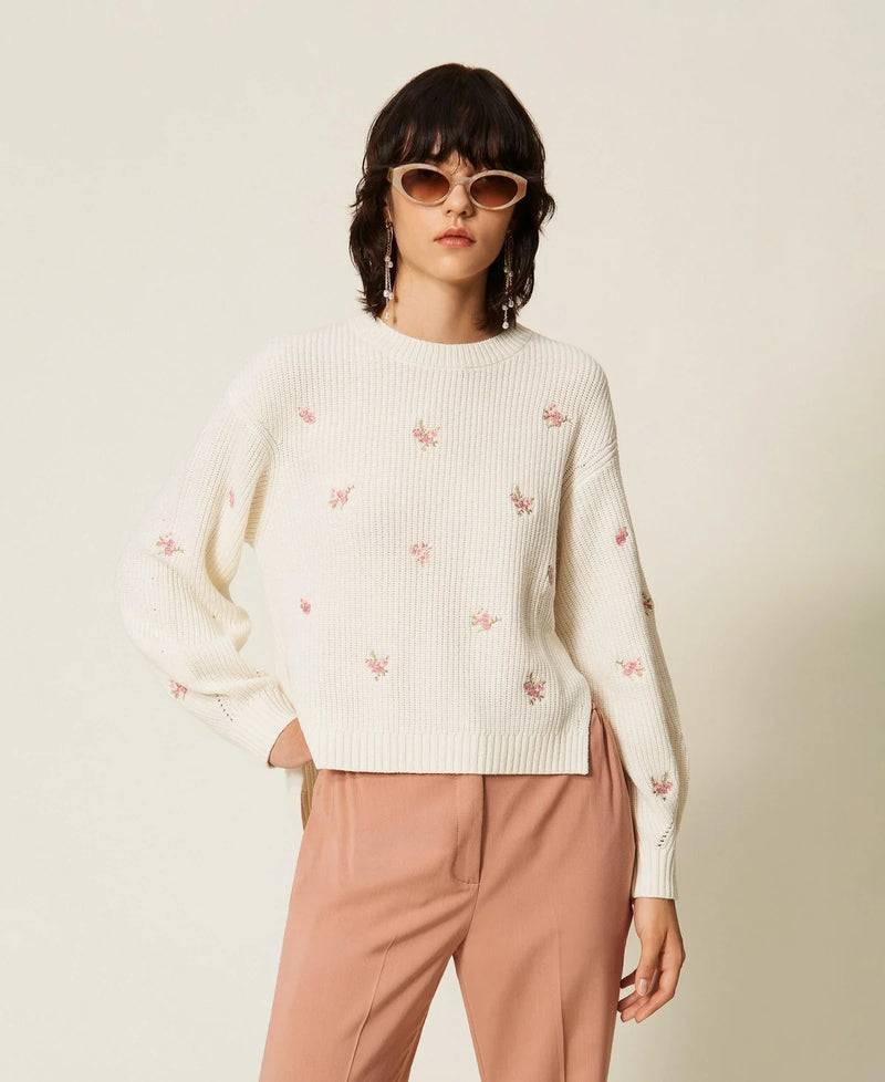 TWINSET（ツインセット）フラワー刺繍ブリオッシュ編みセーター