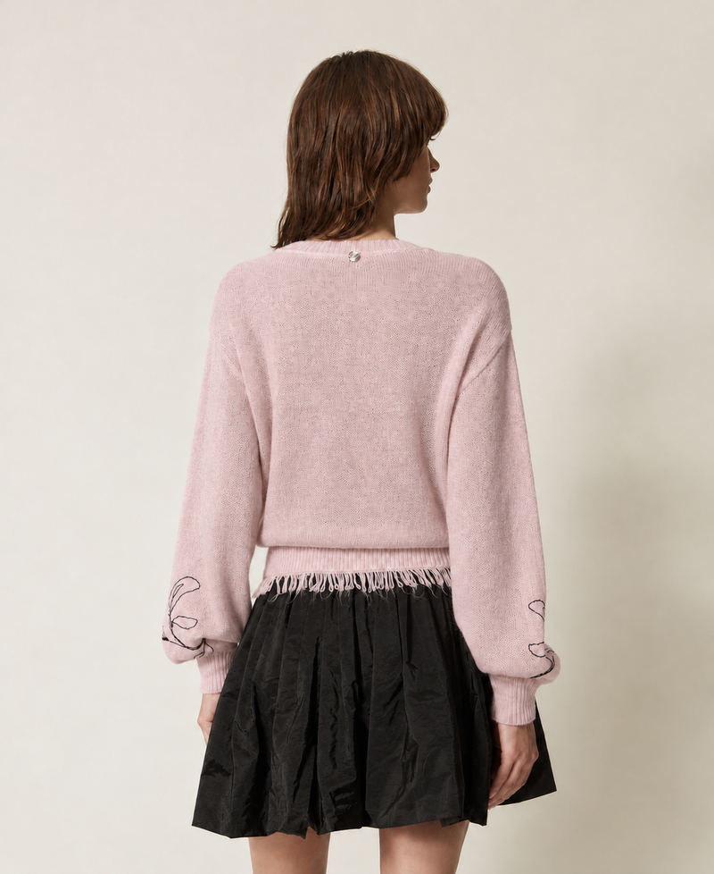 TWINSET（ツインセット）フラワーモチーフ刺繍セーター